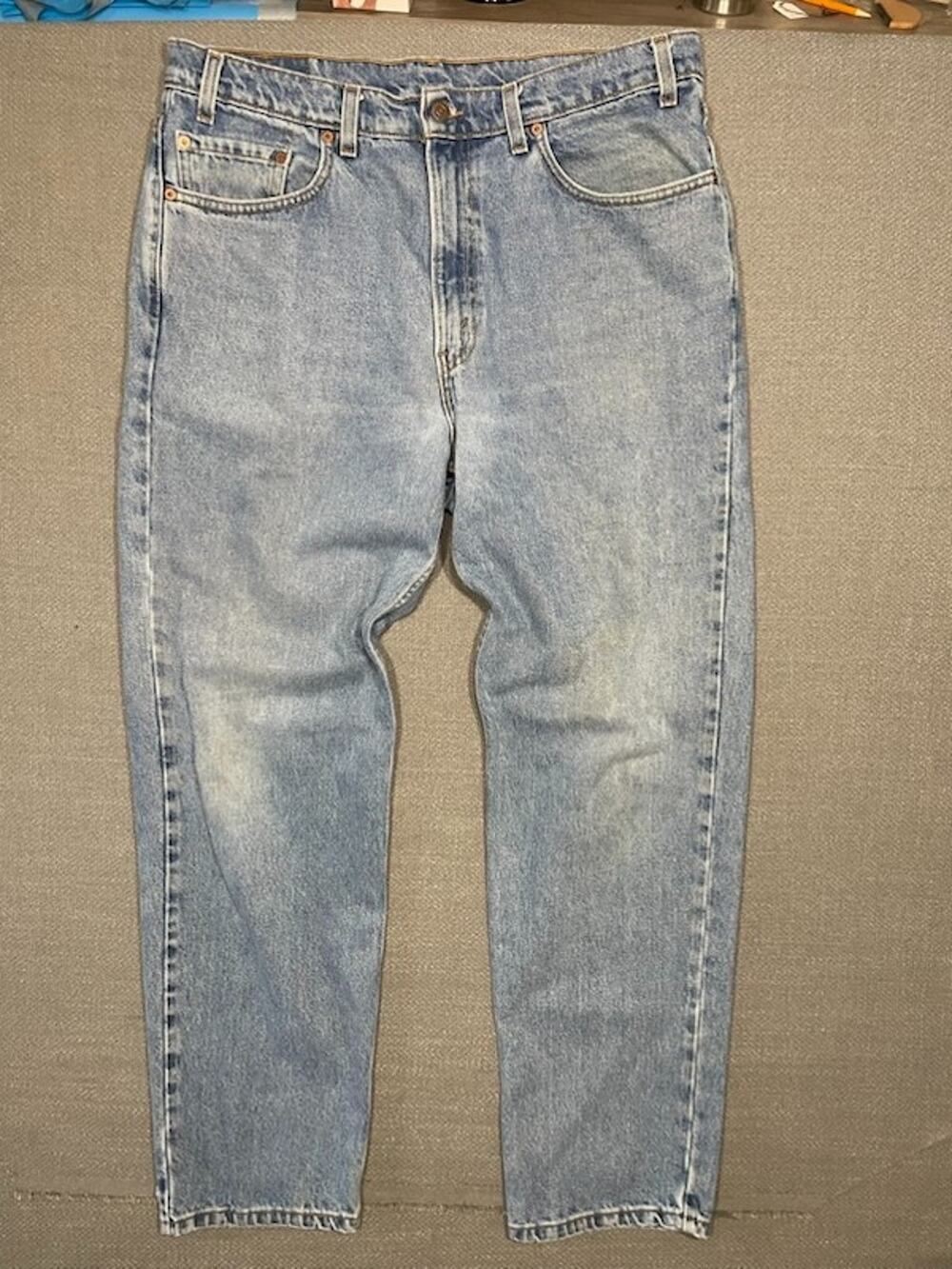 Vintage 90s Levi’s 550 Made in USA Light Wash Denim Jeans 38x32 fits 36x31
